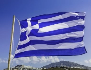 Βίντεο: Η μεγαλύτερη ελληνική σημαία υψώθηκε στην Αλεξανδρούπολη